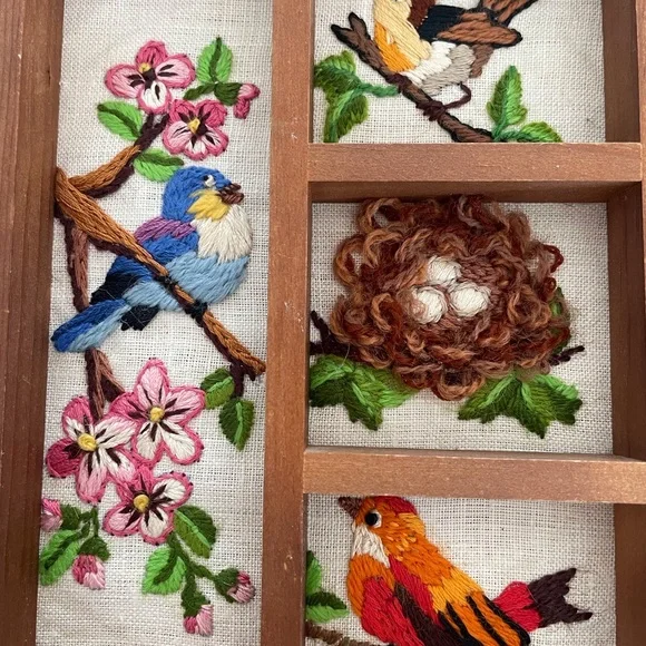 Vintage Crewel Embroidery “Nesting Time” - Picture 2 of 4